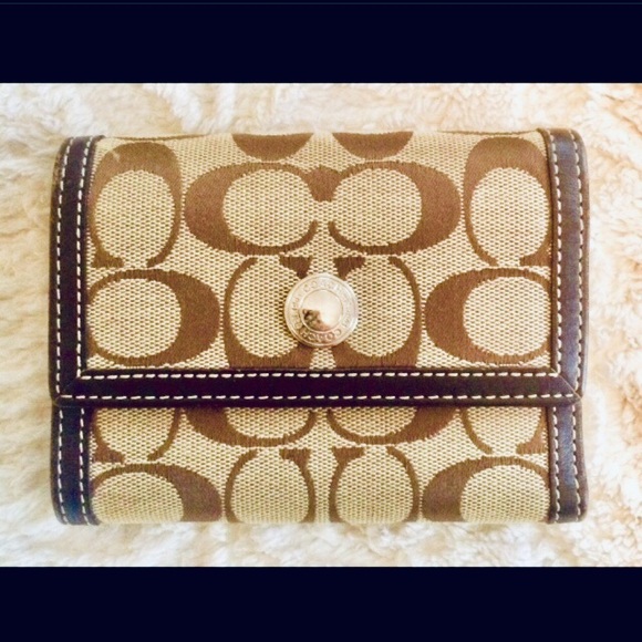 Coach Signature Brown &Beige Shoulder Bag & Wallet - Picture 9 of 13